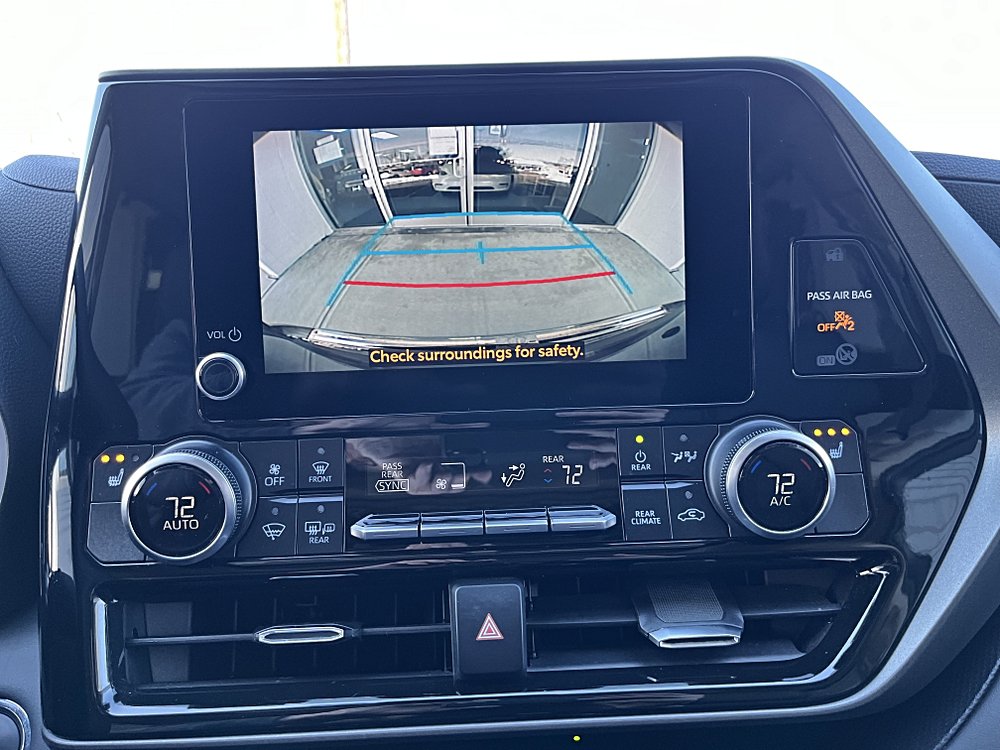 Used 2023 Toyota Highlander XLE AWD/4WD image 15
