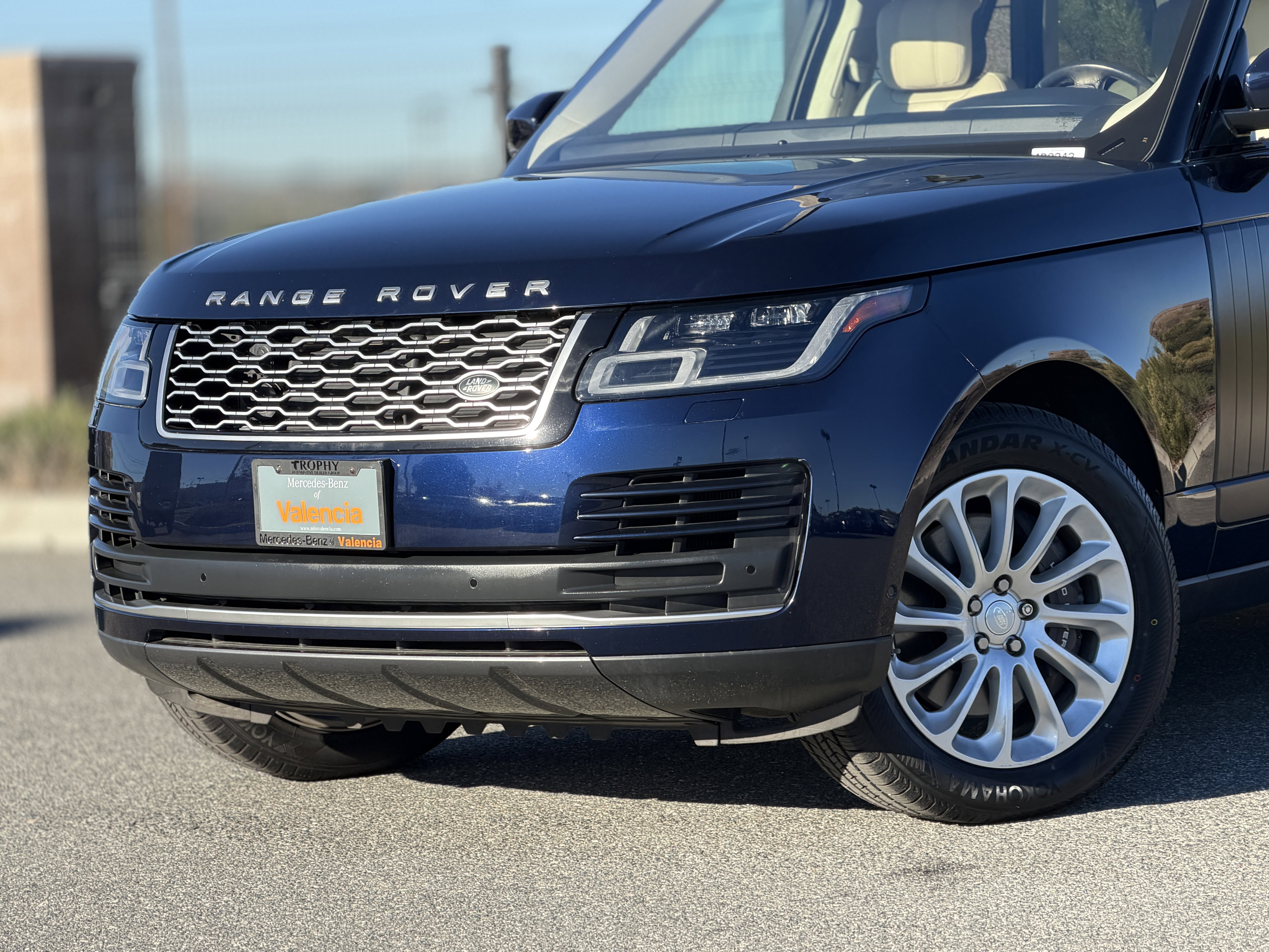 Used 2020 Land Rover Range Rover HSE image 3