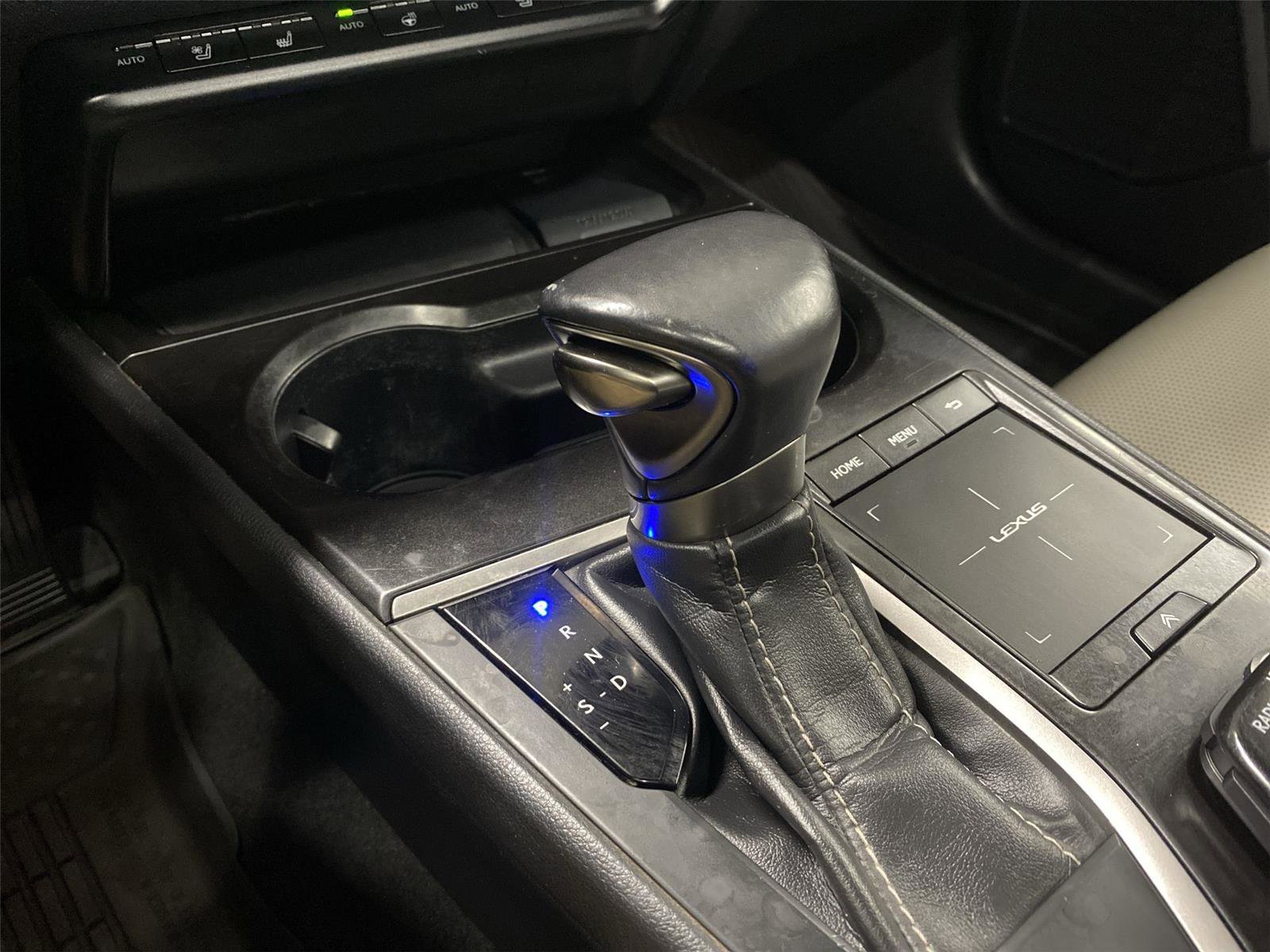 Used 2019 Lexus UX 250h w/ Premium Package AWD/4WD image 25