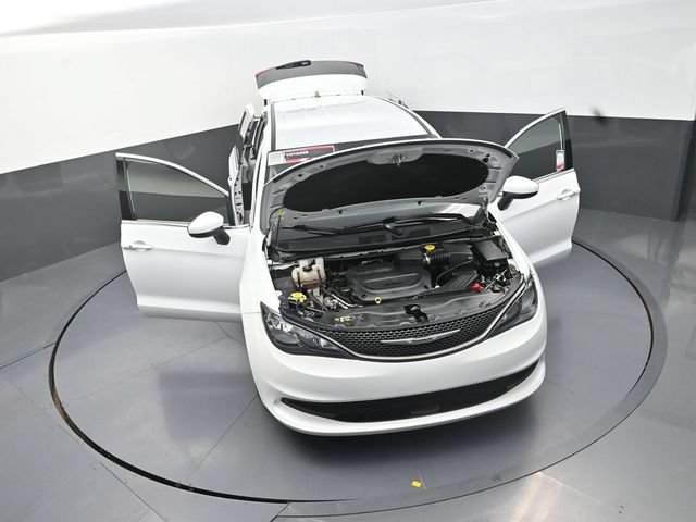 Used 2023 Chrysler Voyager LX FWD image 29