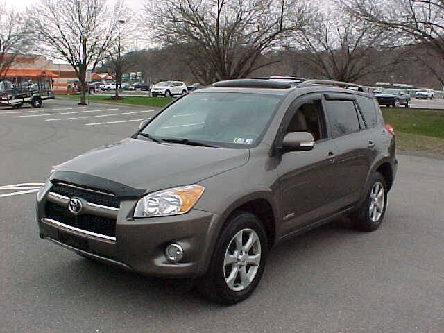 Used 2011 Toyota RAV4 Limited w/ Limited Extra Value Pkg AWD/4WD image 4