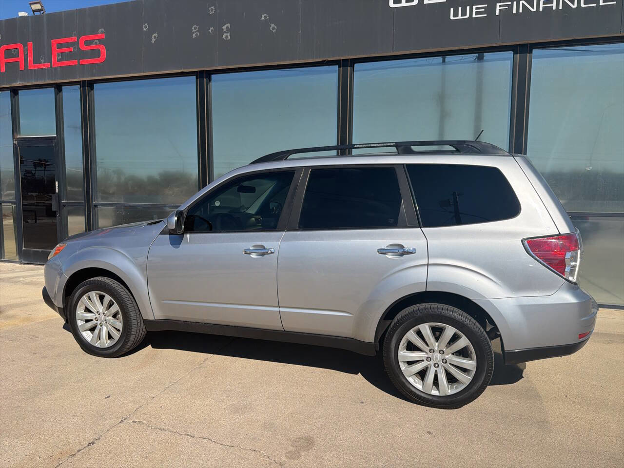 Used 2012 Subaru Forester 2.5X Premium w/ All-Weather Pkg image 3