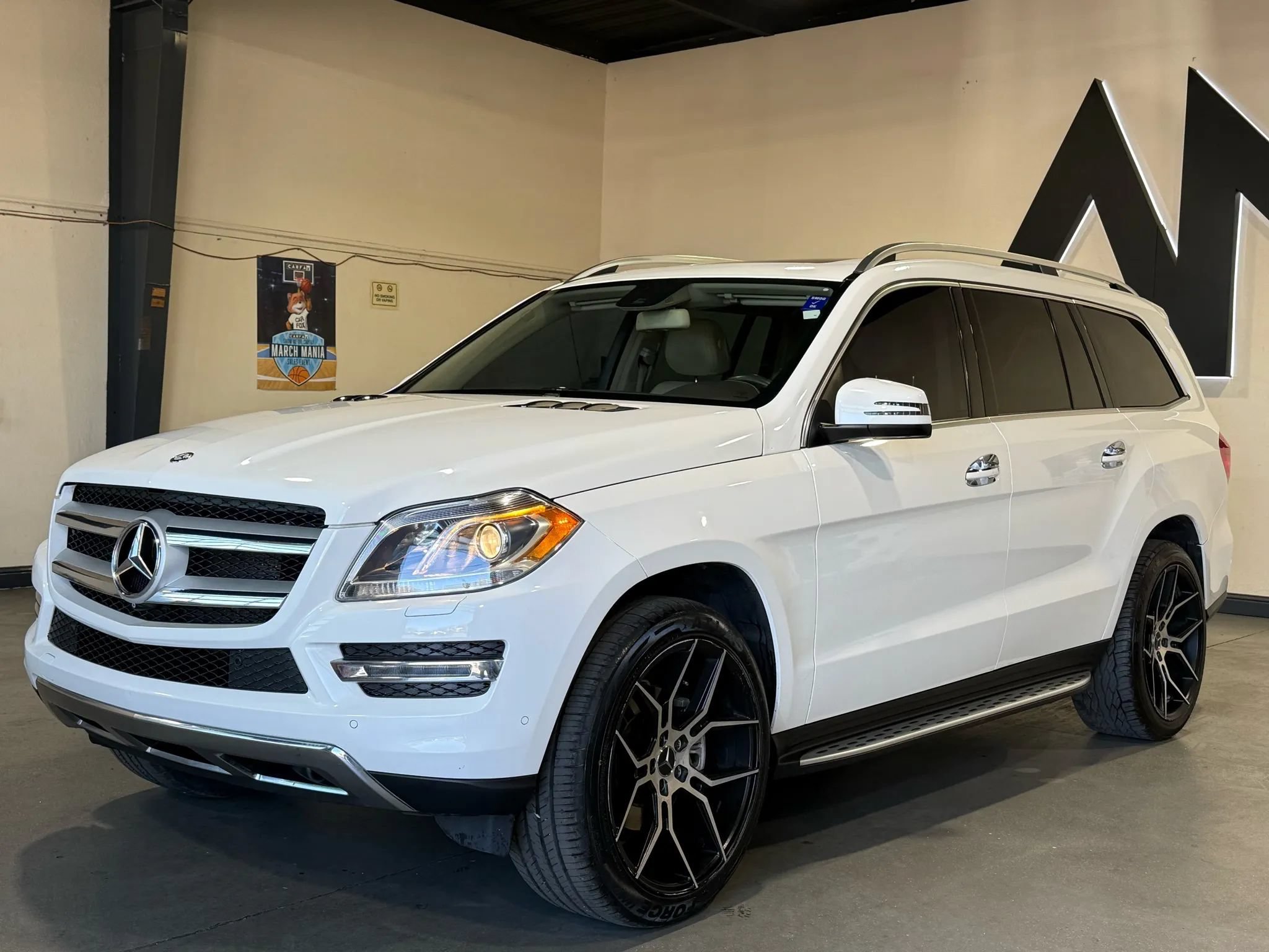 Used 2016 Mercedes-Benz GL 450 4MATIC image 1