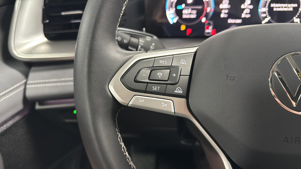 New 2026 Volkswagen Tiguan SE image 22