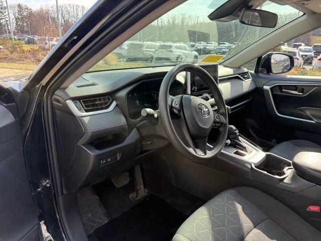 Used 2025 Toyota RAV4 XLE image 23
