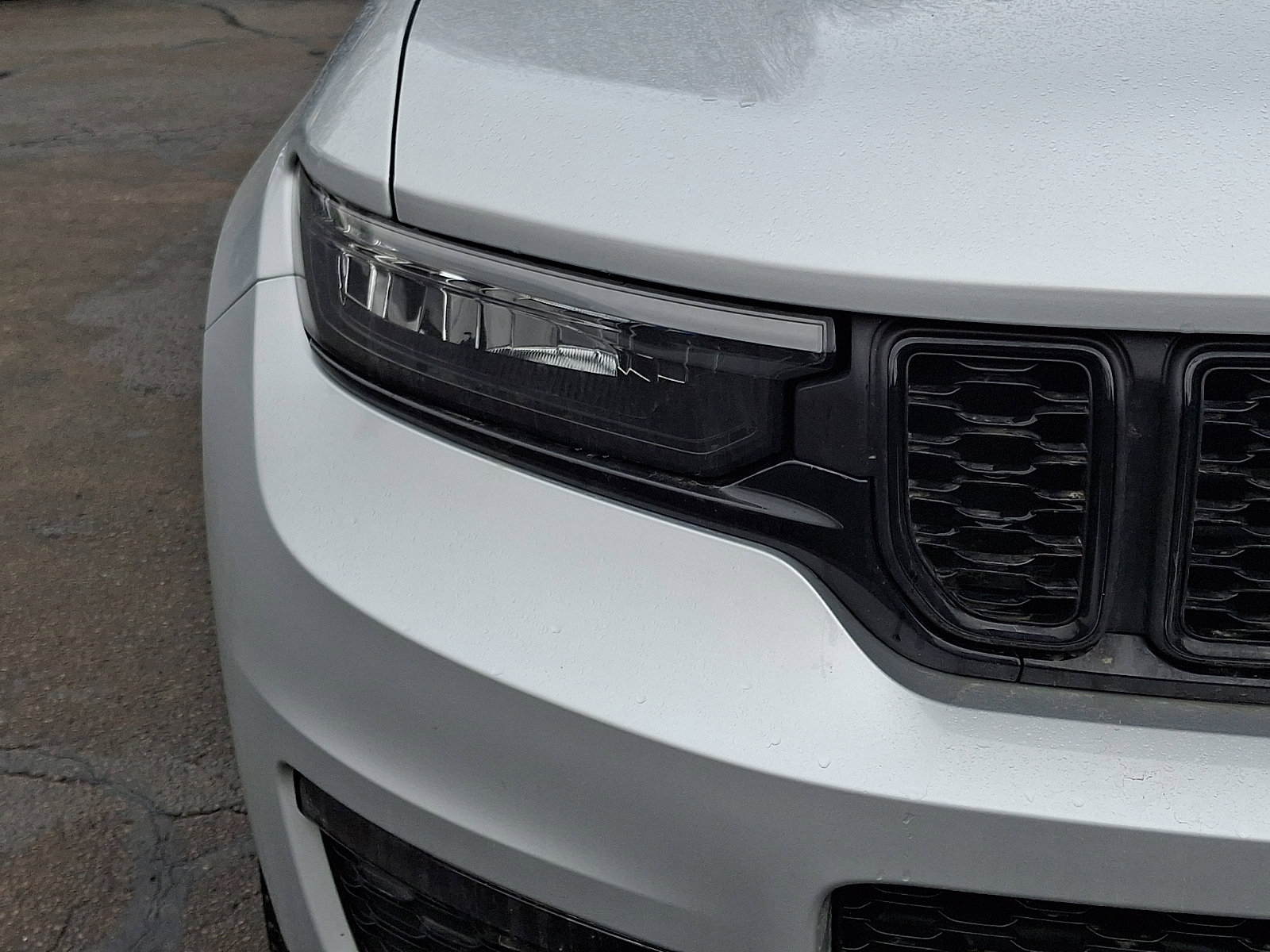 New 2025 Jeep Grand Cherokee L Limited w/ Black Appearance Package image 9