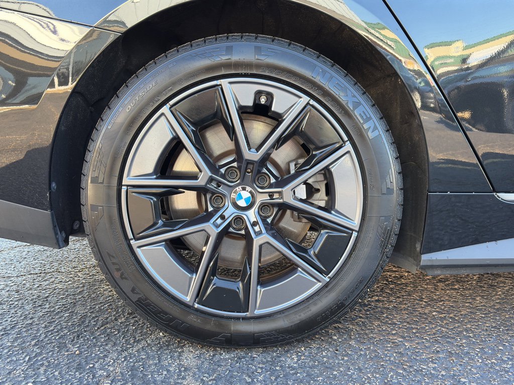 Used 2025 BMW i4 xDrive40i image 30