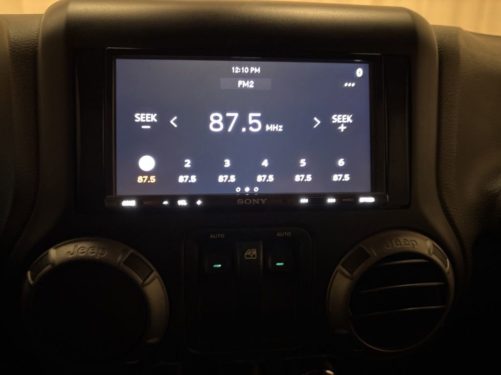 Used 2015 Jeep Wrangler Sport w/ Quick Order Package 24S image 17