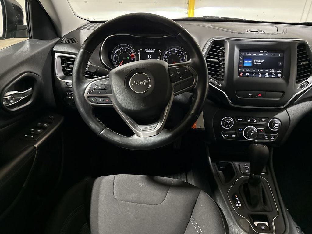 Used 2020 Jeep Cherokee Latitude w/ Cold Weather Group image 11