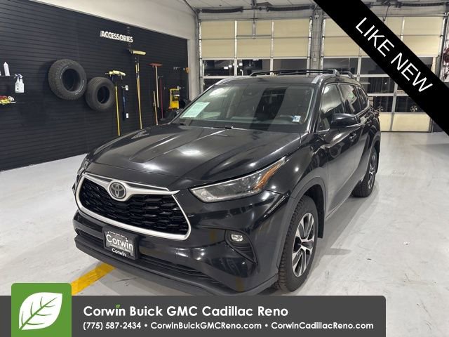 Used 2021 Toyota Highlander XLE image 1