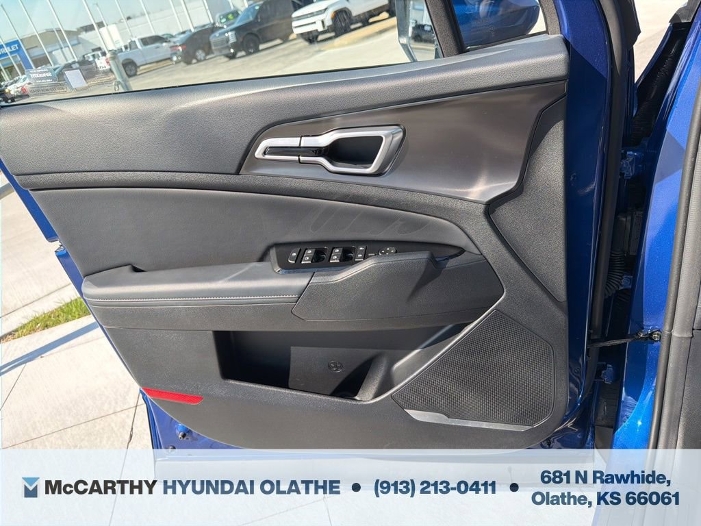 Used 2025 Kia Sportage EX w/ Premium Package FWD image 35