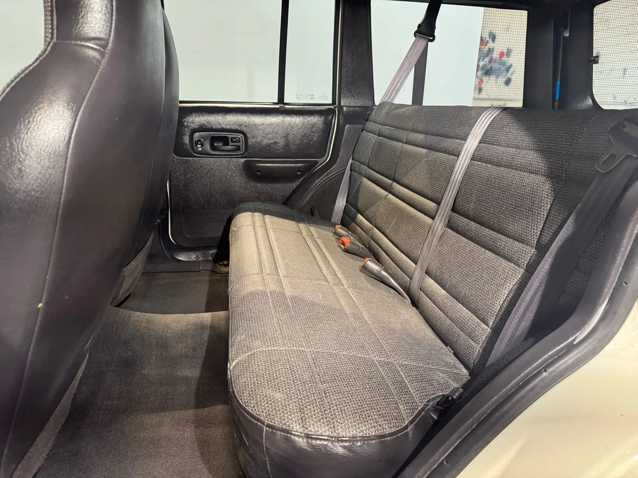 Used 2000 Jeep Cherokee SE AWD/4WD image 25
