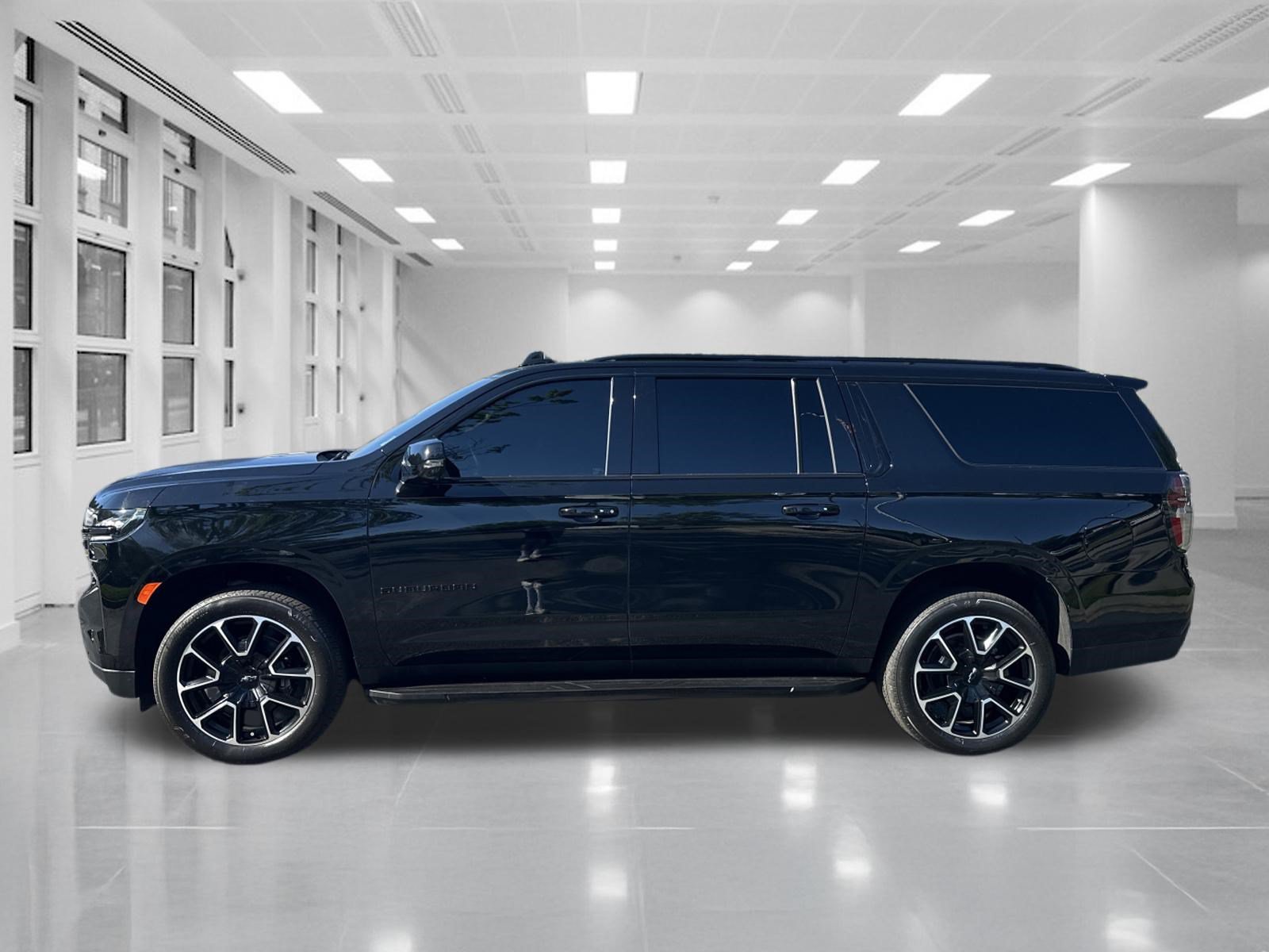 Used 2024 Chevrolet Suburban RST w/ Luxury Package AWD/4WD image 8