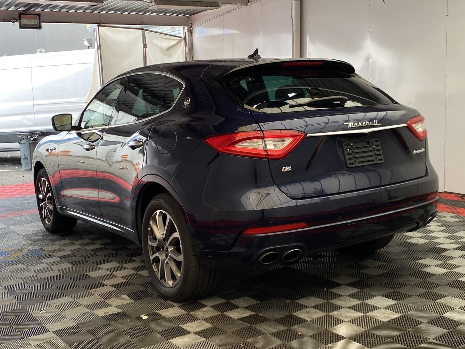 Used 2020 Maserati Levante AWD/4WD image 4