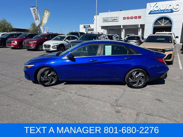 Used 2025 Hyundai Elantra SEL FWD image 2