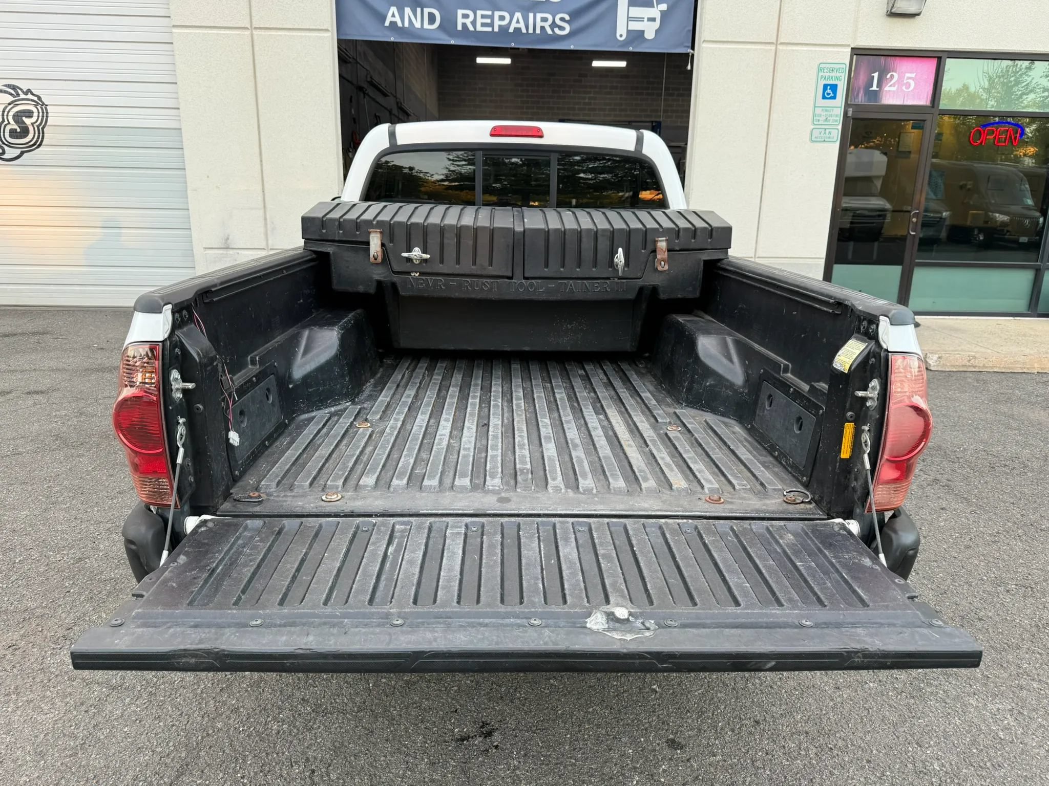 Used 2014 Toyota Tacoma 2WD Regular Cab image 16
