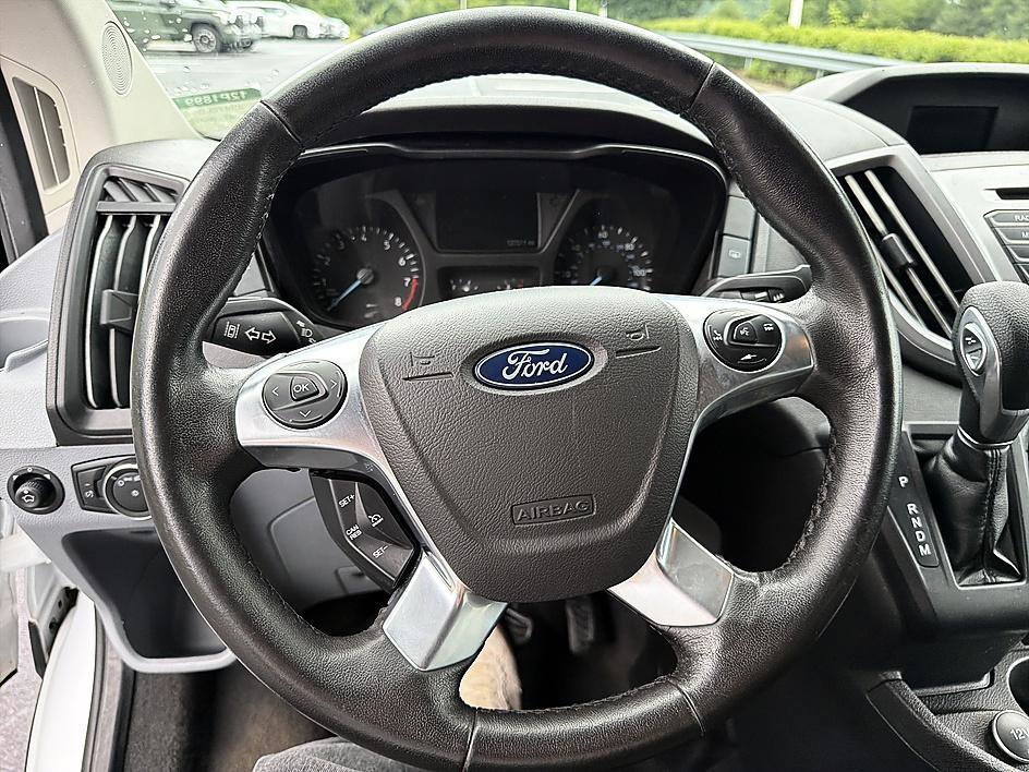Used 2018 Ford Transit 350 XLT RWD image 13