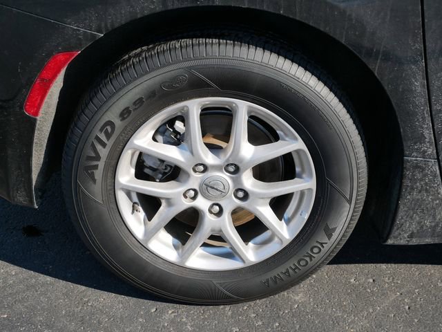 Used 2023 Chrysler Pacifica Touring-L image 5