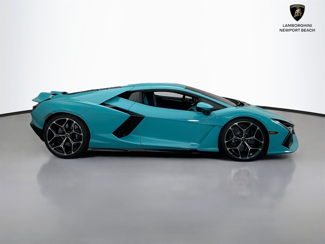 Used 2024 Lamborghini Revuelto AWD/4WD image 8