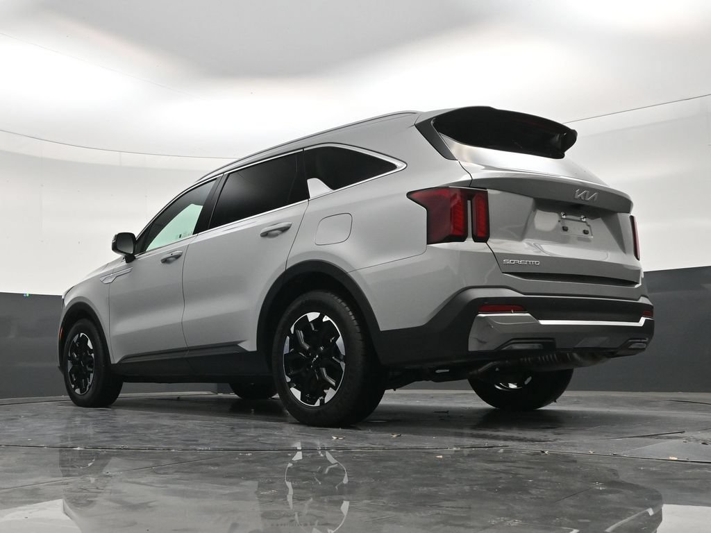 Used 2025 Kia Sorento S w/ Panoramic Sunroof Package FWD image 22