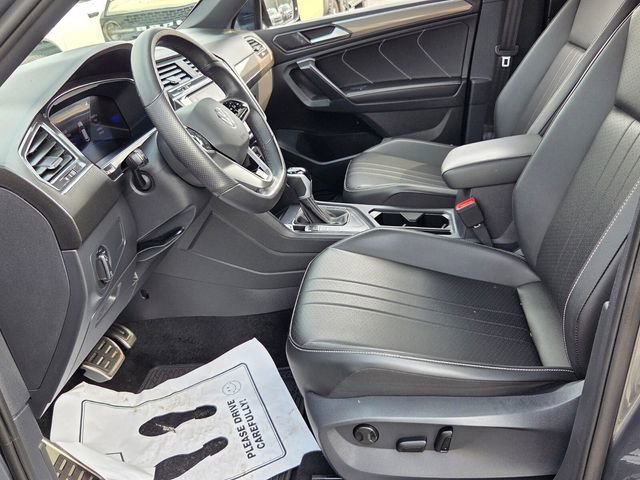 Used 2024 Volkswagen Tiguan SE R-Line image 11