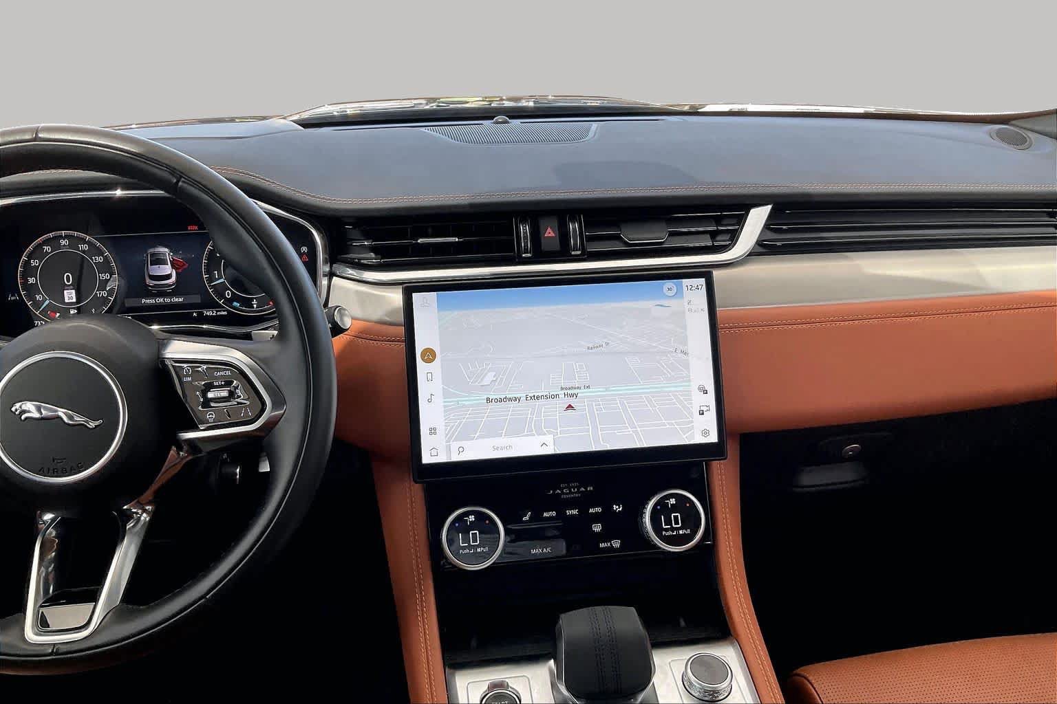 Used 2026 Jaguar F-PACE R-Dynamic S AWD/4WD image 8