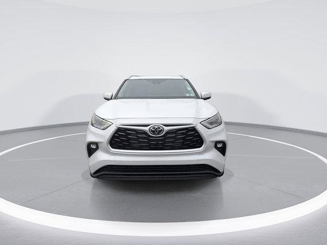 Certified 2026 Toyota Highlander XLE image 5