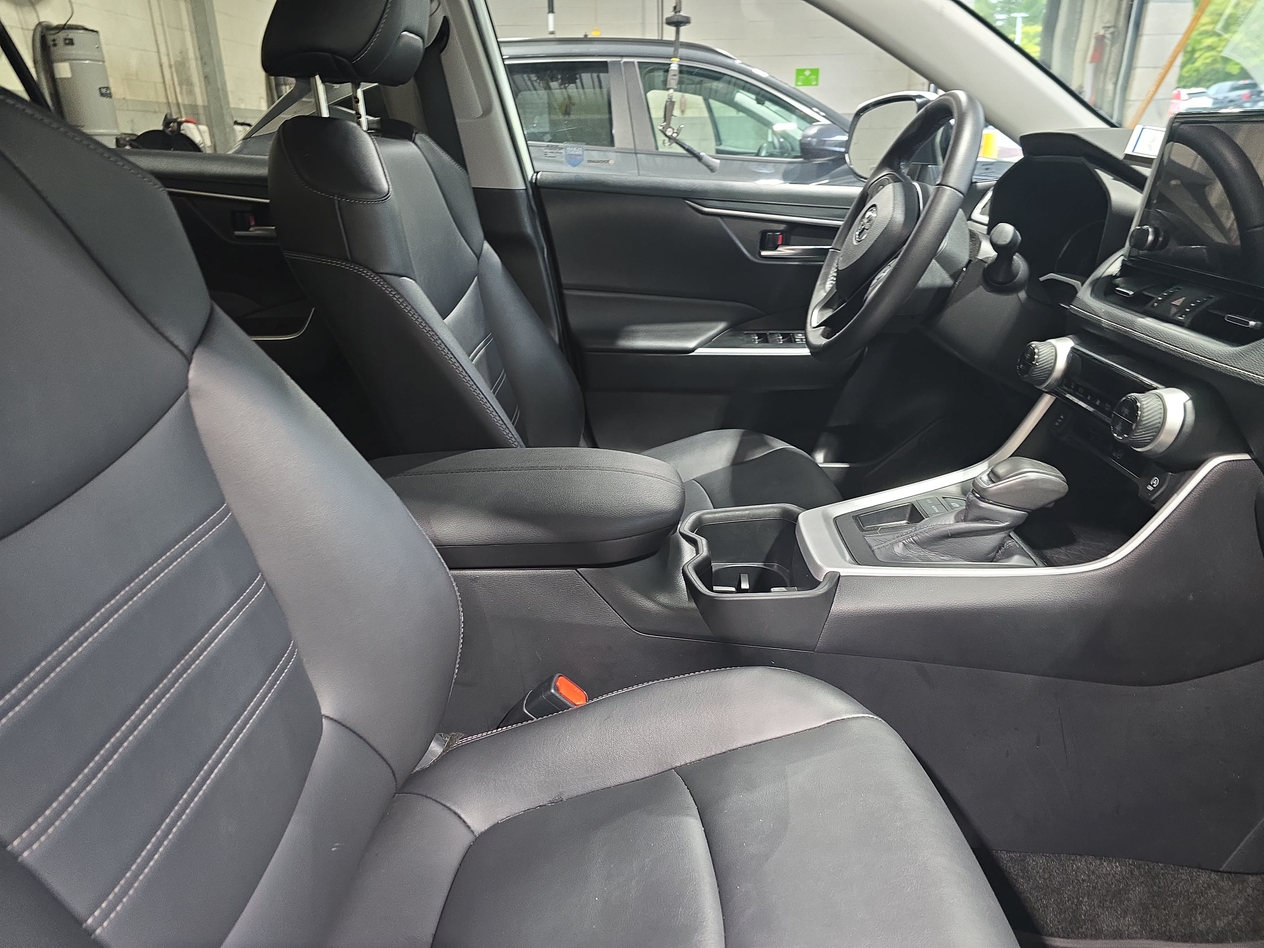 Used 2024 Toyota RAV4 XLE Premium FWD image 10
