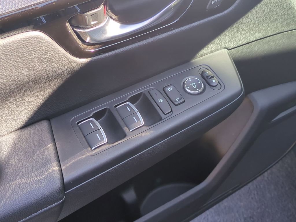 Used 2025 Honda CR-V EX-L image 13