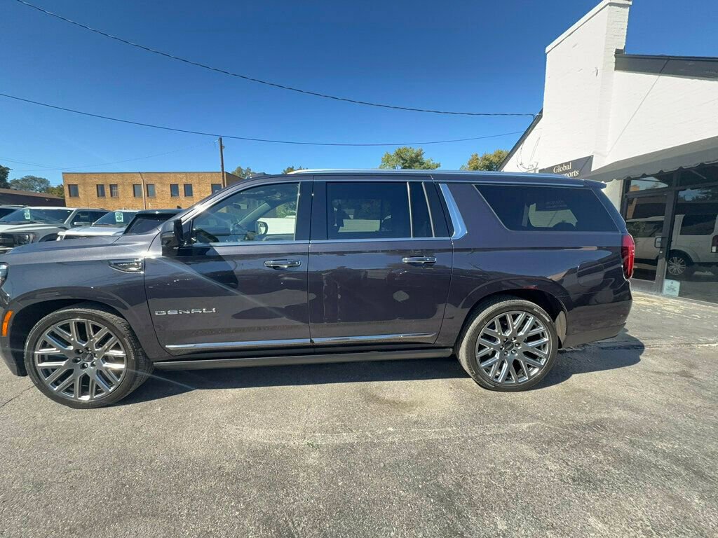 Used 2025 GMC Yukon XL Denali Ultimate image 2