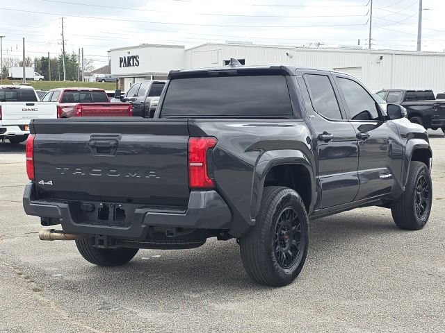 Used 2025 Toyota Tacoma SR5 AWD/4WD image 5