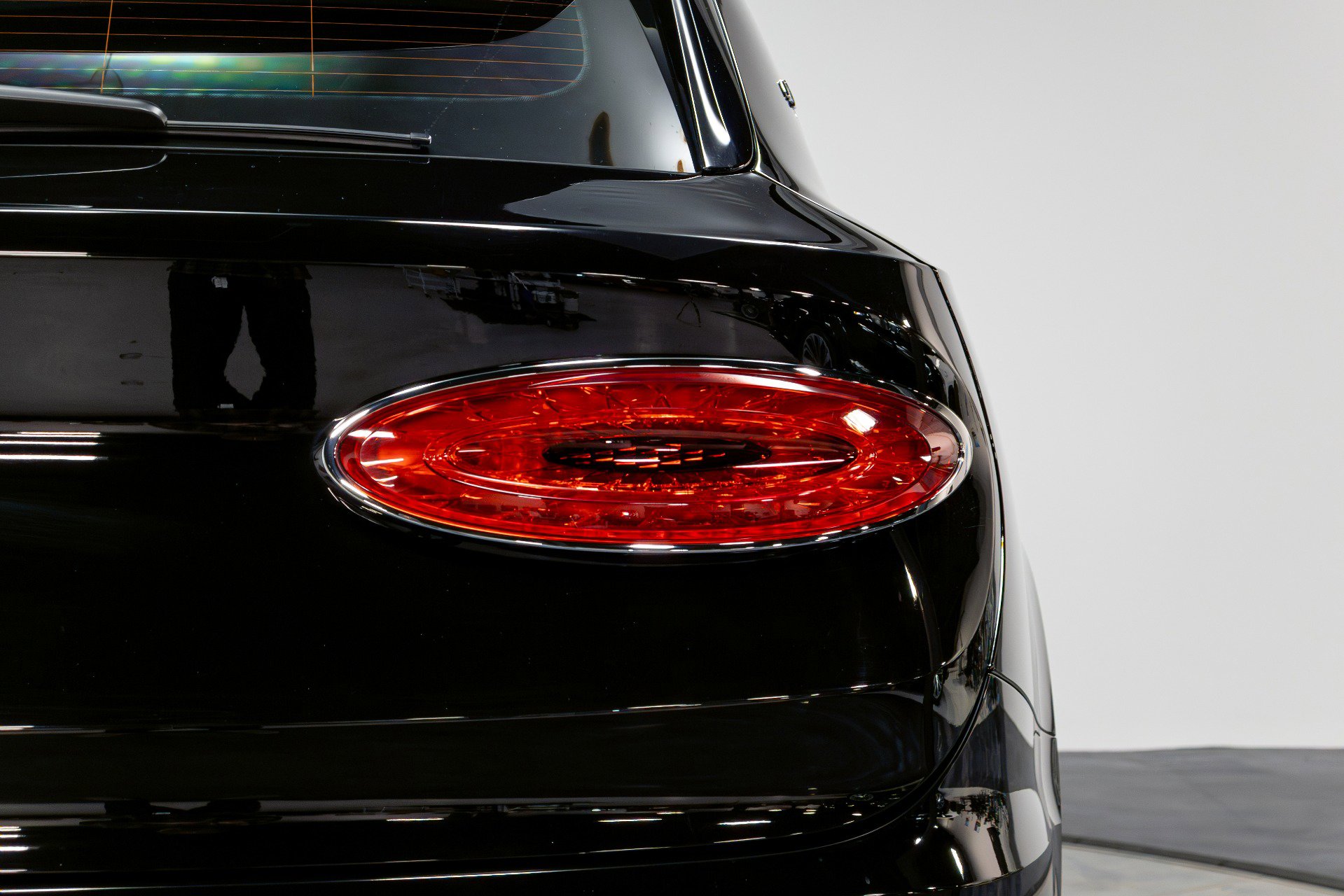 Used 2021 Bentley Bentayga w/ First Edition Specification AWD/4WD image 59