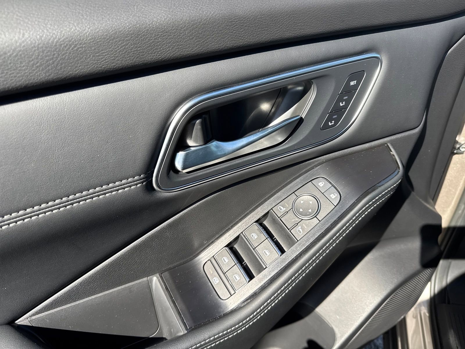 Certified 2026 Nissan Rogue Platinum w/ Platinum Premium Package image 11