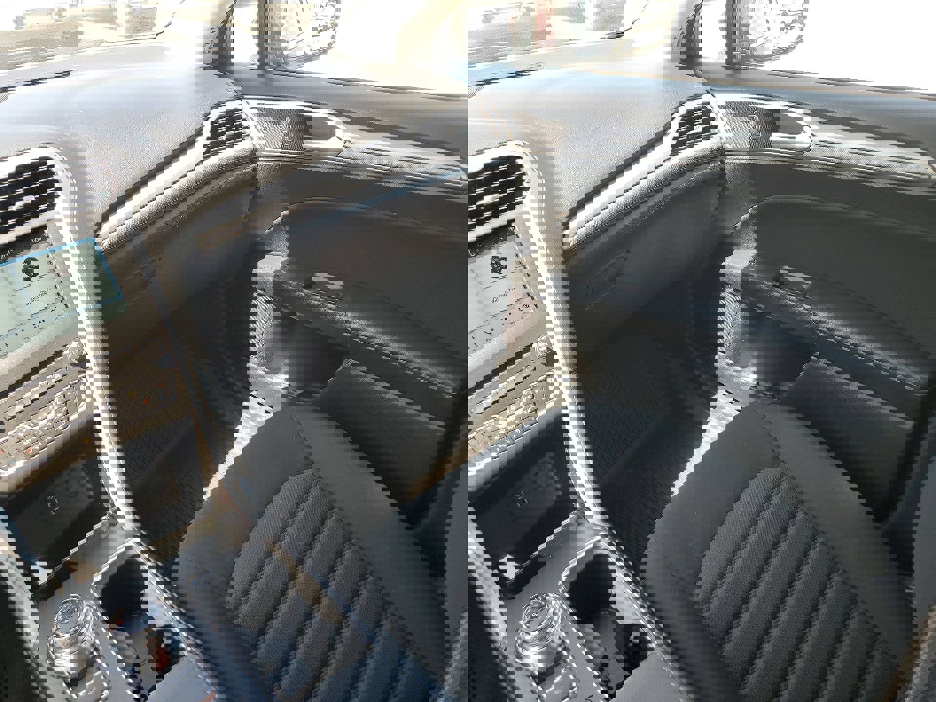 Used 2018 Ford Fusion SE w/ Fusion SE Technology Package FWD image 11