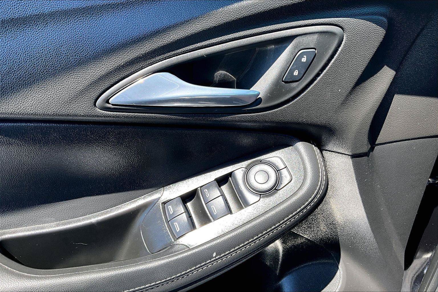 Used 2021 Buick Encore GX Select FWD image 36