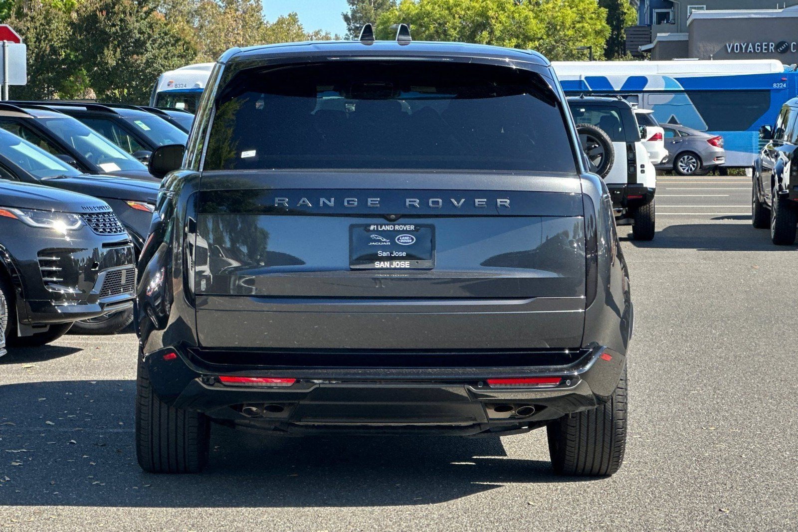Used 2024 Land Rover Range Rover Long Wheelbase SE AWD/4WD image 9