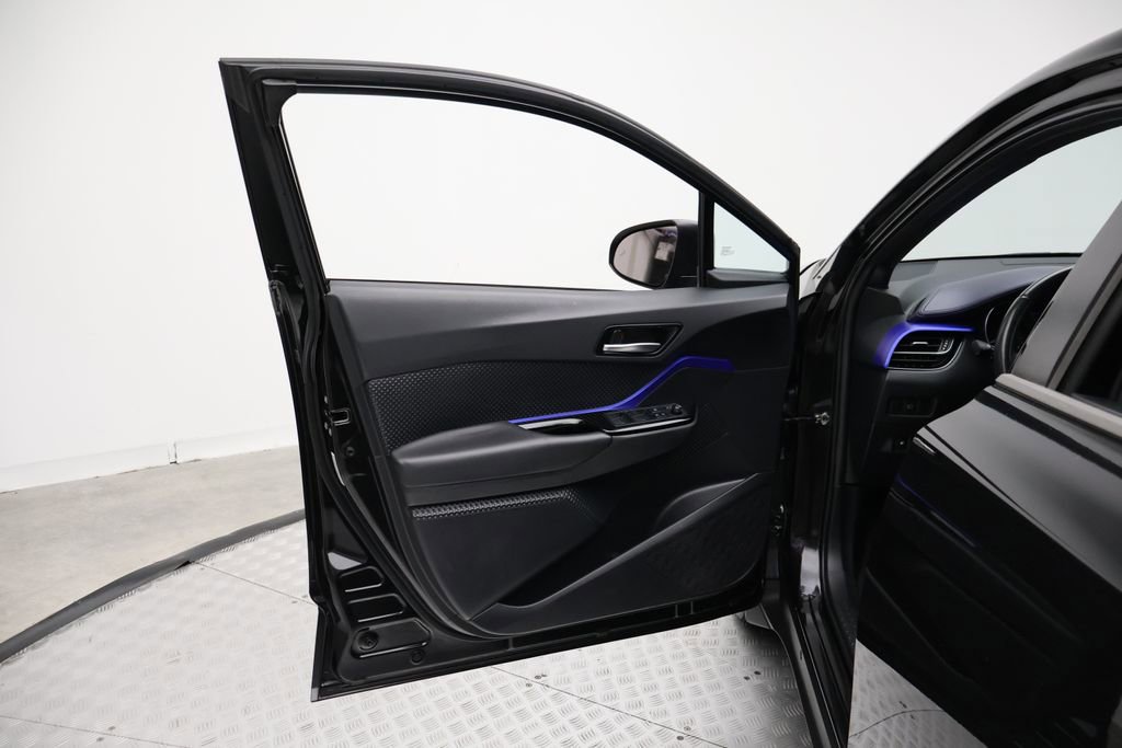 Certified 2020 Toyota C-HR XLE image 16