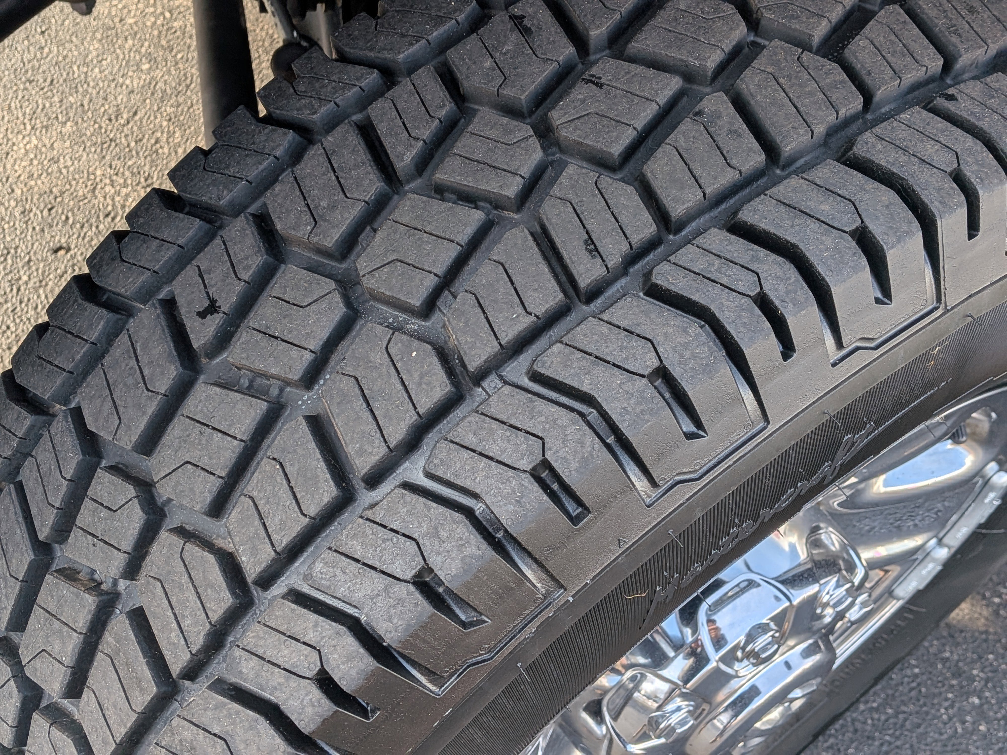 Used 2024 RAM 2500 Tradesman w/ Chrome Appearance Group image 13