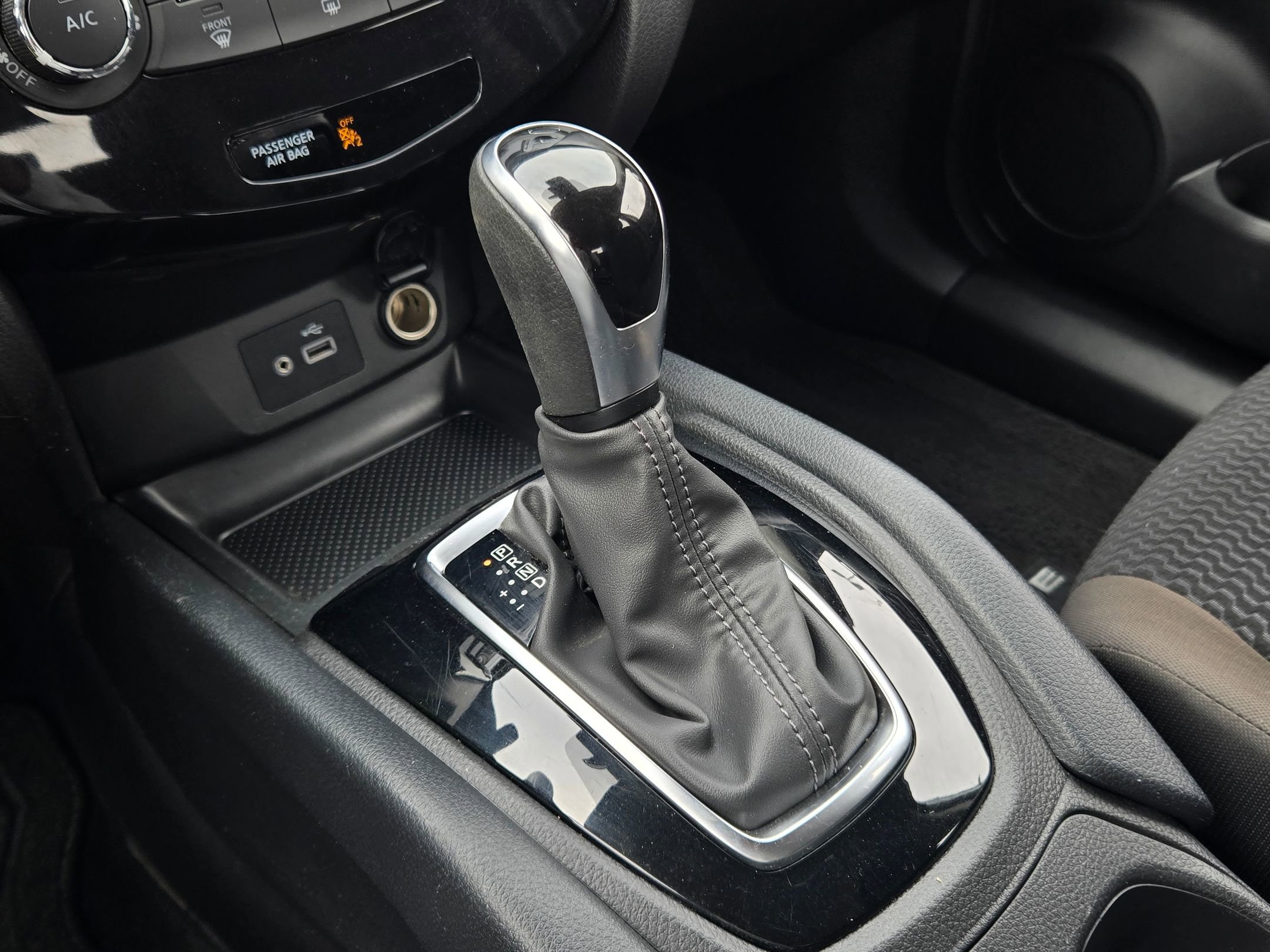 Used 2022 Nissan Rogue Sport S image 30