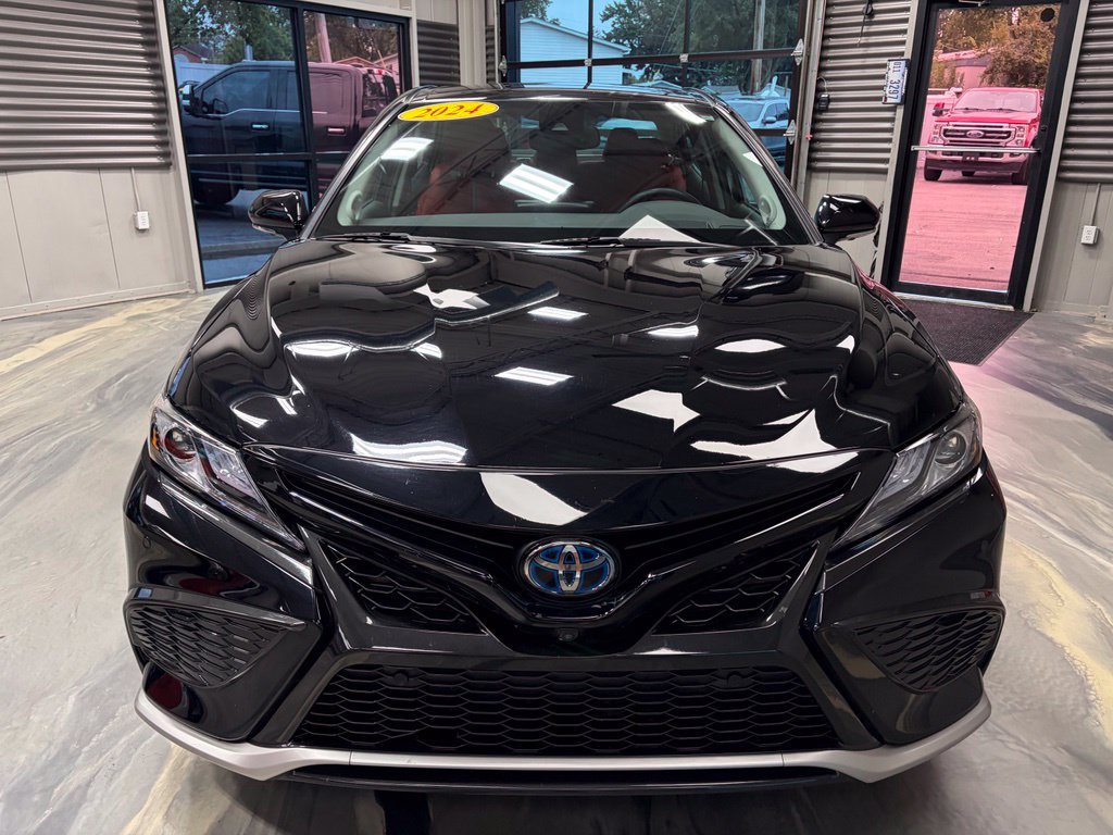 Used 2024 Toyota Camry XSE w/ Navigation Package FWD image 39