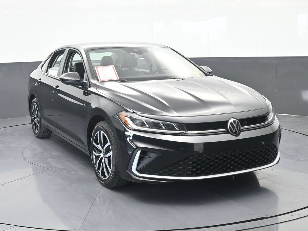 Used 2025 Volkswagen Jetta SE FWD image 9