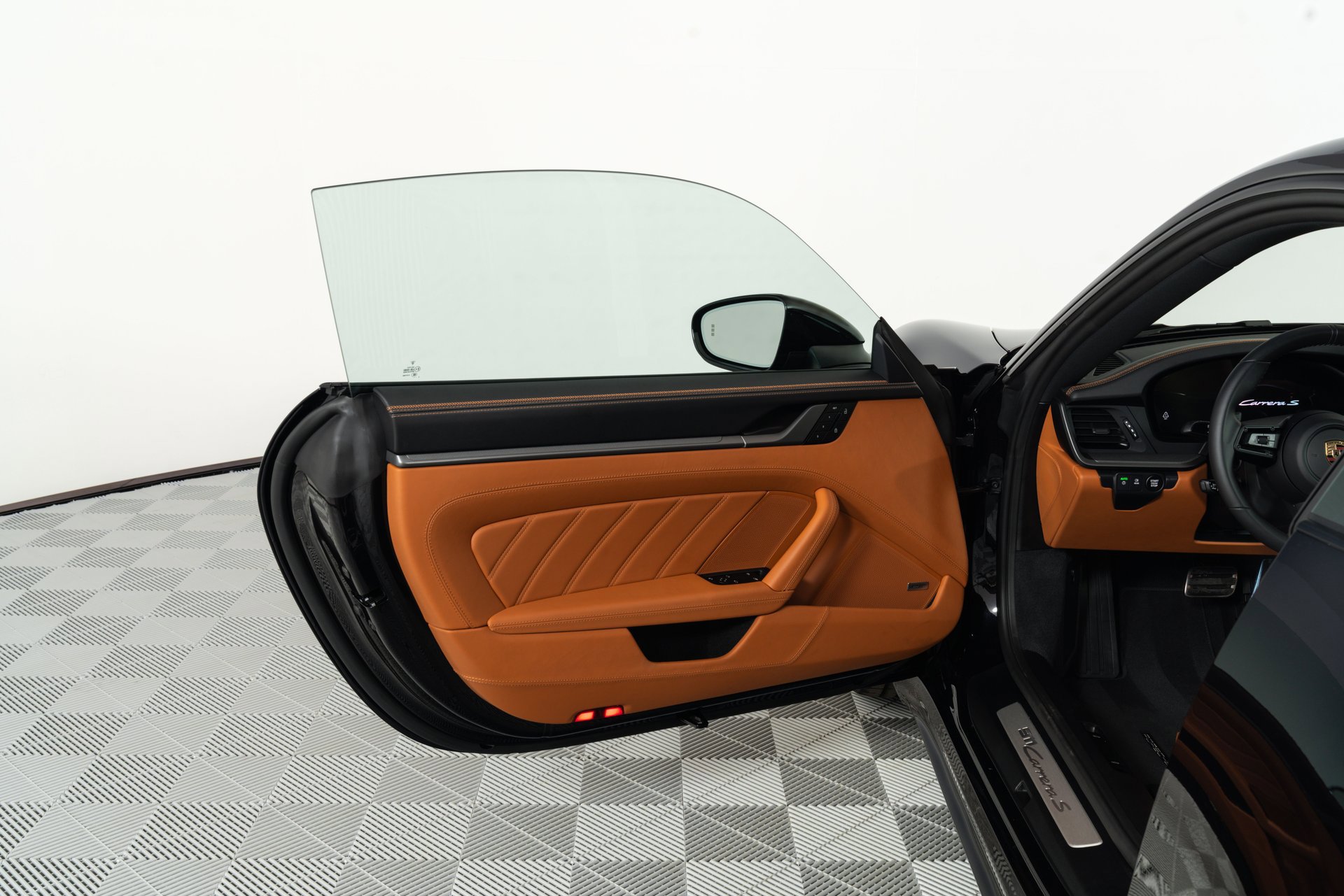 Used 2025 Porsche 911 Carrera S image 9