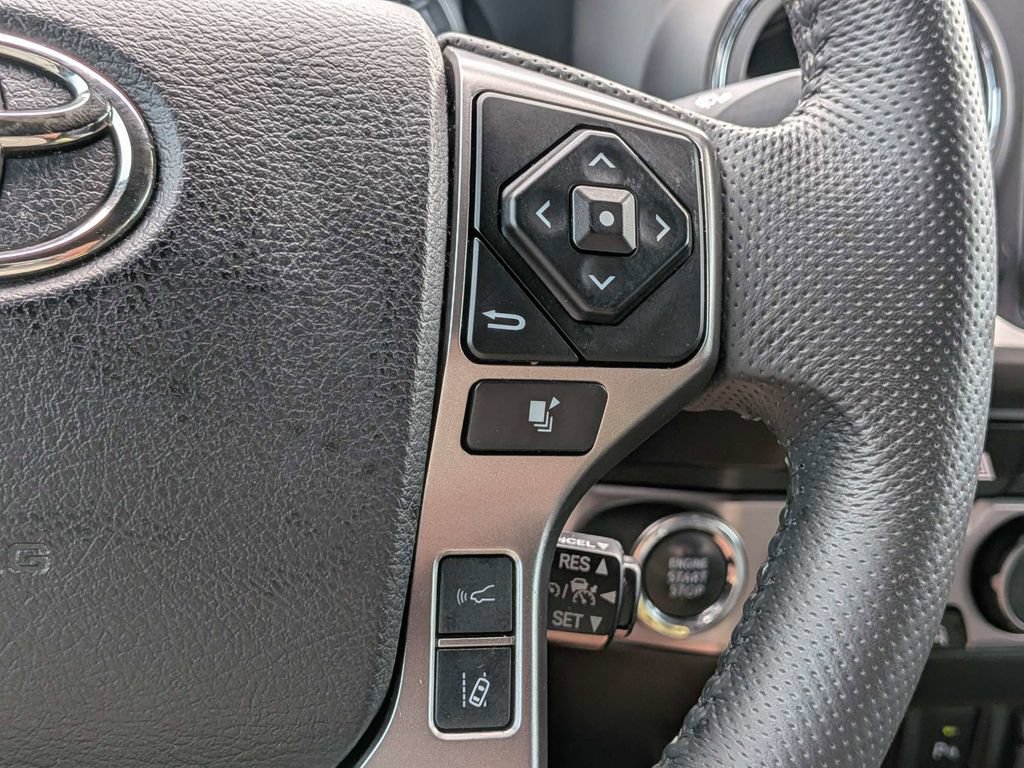 Used 2022 Toyota Tacoma Limited AWD/4WD image 33