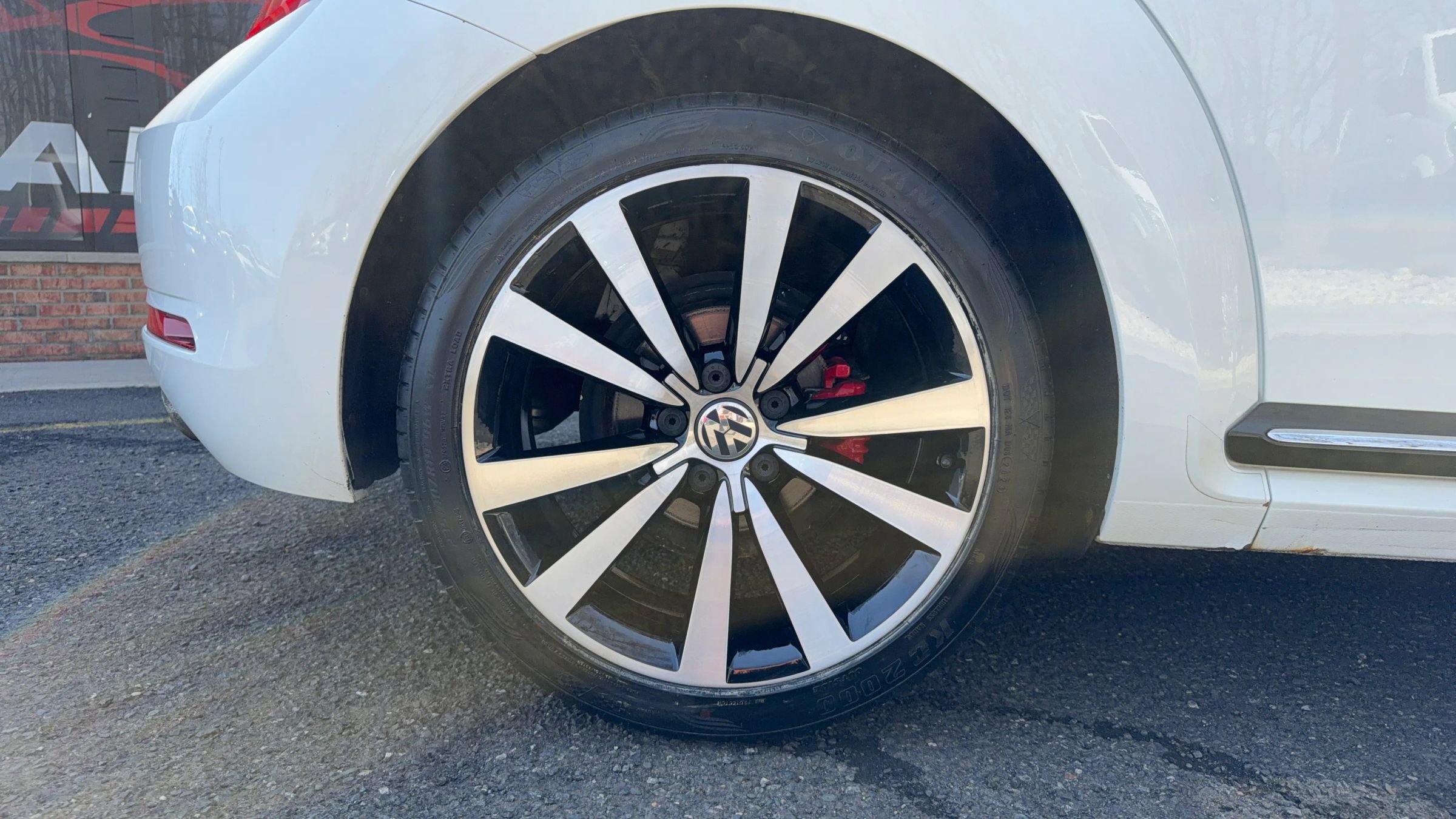 Used 2015 Volkswagen Beetle R-Line image 21