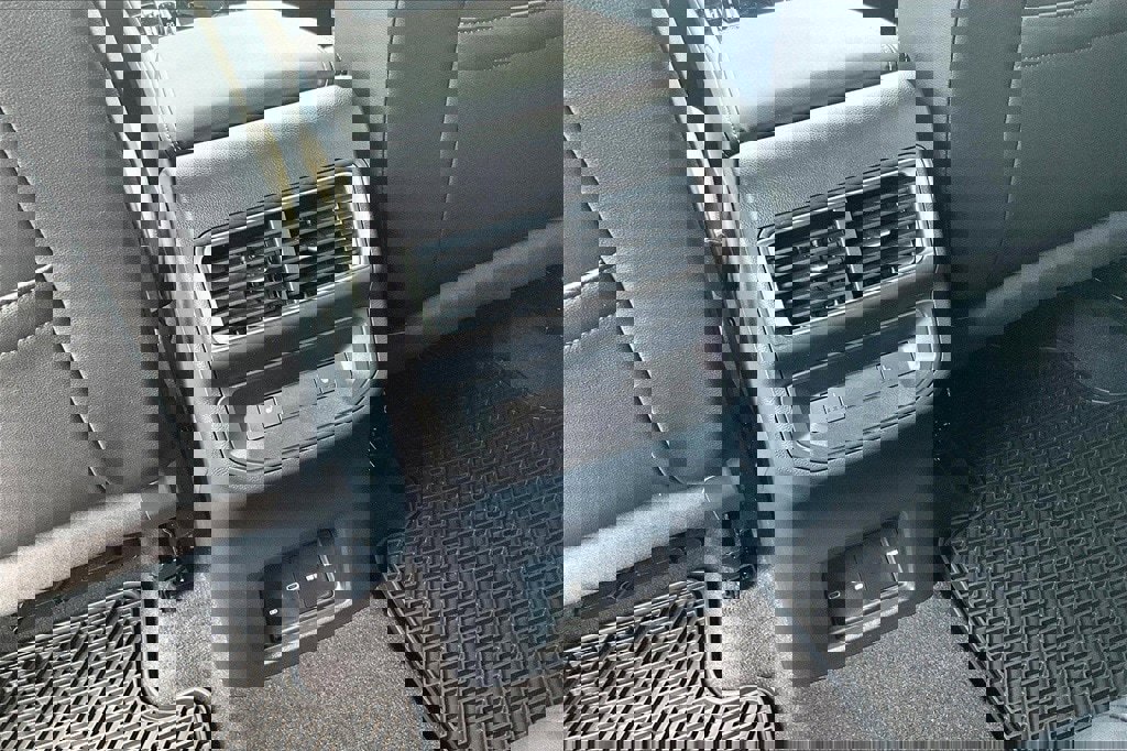 New 2026 Volkswagen Atlas Cross Sport SEL Premium R-Line image 17