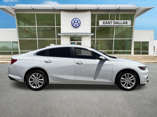 Used 2018 Chevrolet Malibu LT FWD image 2