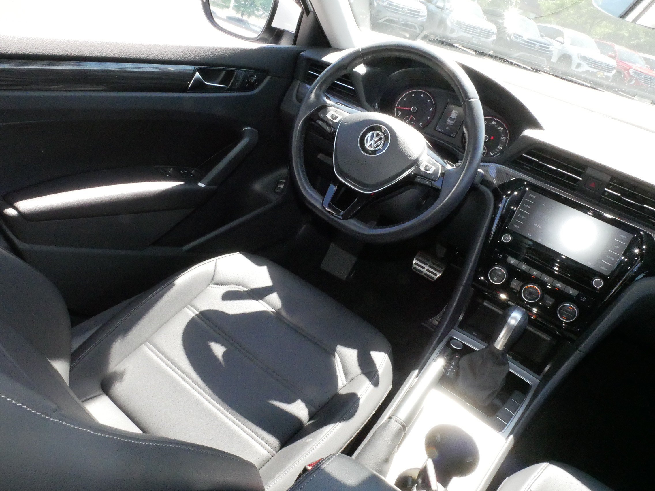 Certified 2020 Volkswagen Passat 2.0T R-Line FWD image 9