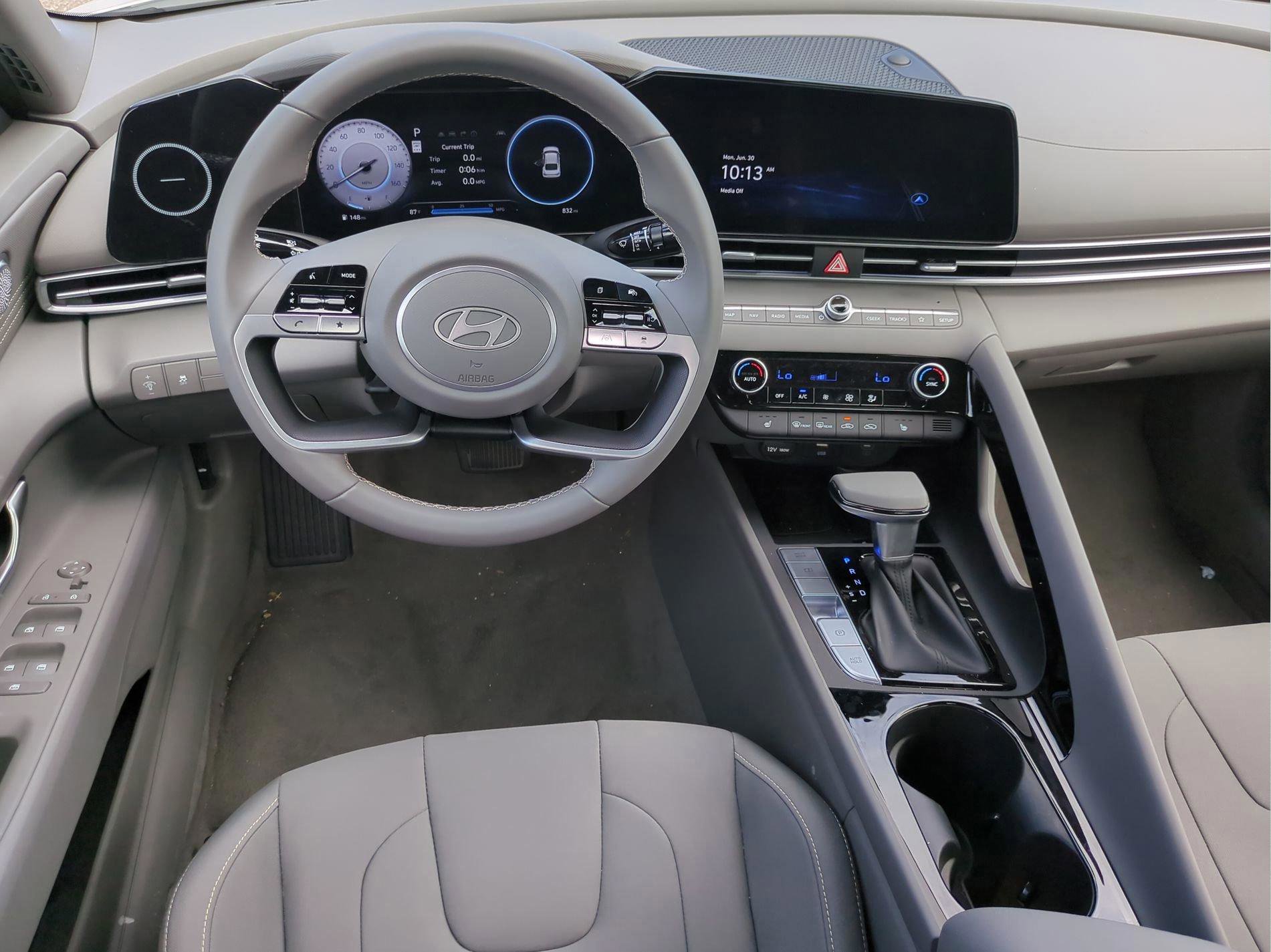 New 2025 Hyundai Elantra SEL FWD image 12