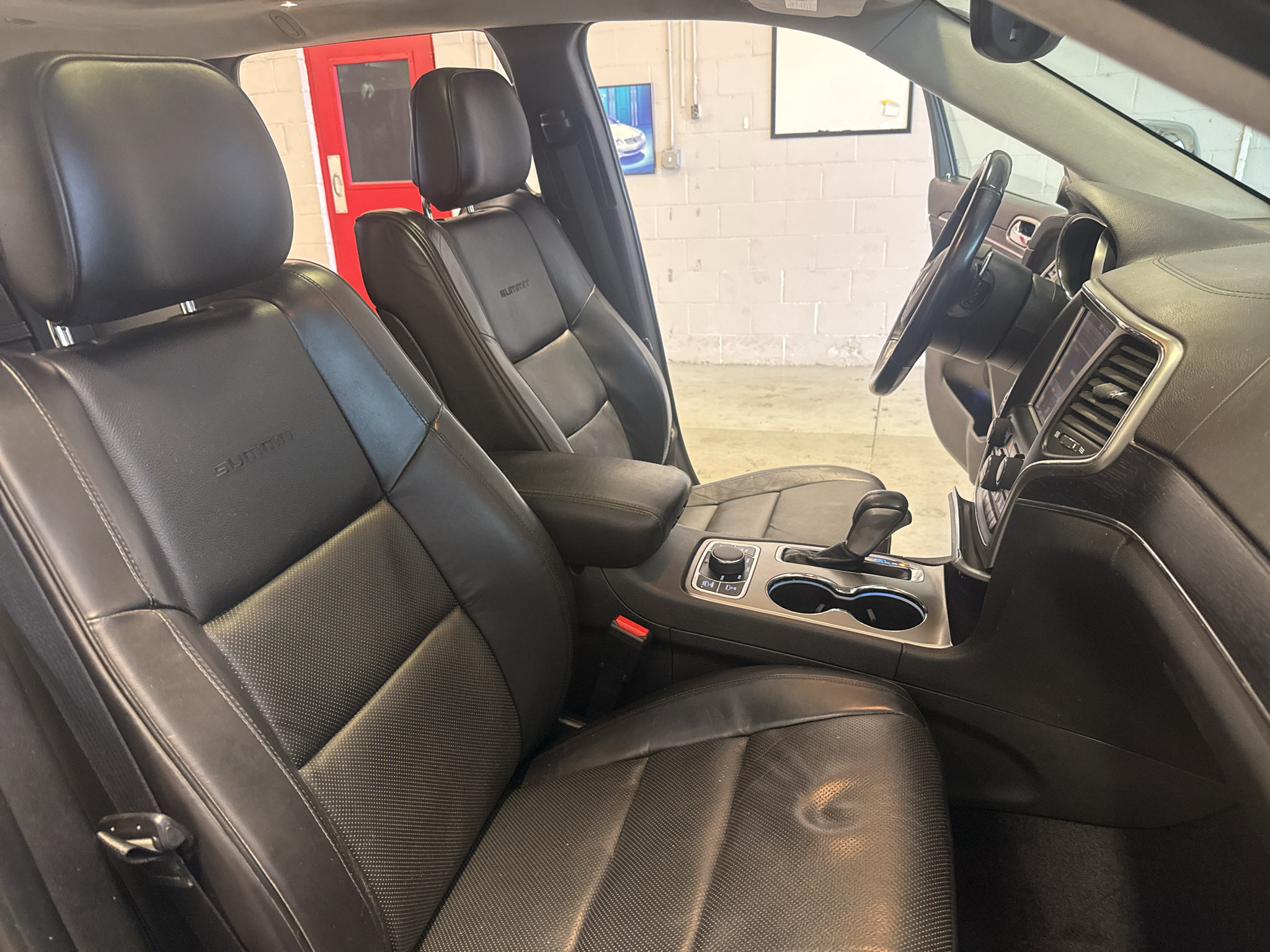 Used 2017 Jeep Grand Cherokee Summit AWD/4WD image 23