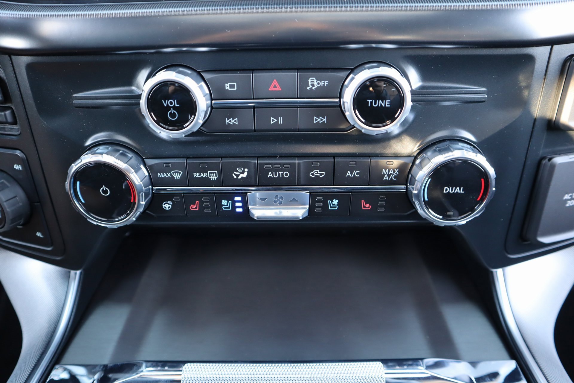 New 2025 Ford F150 Platinum w/ Equipment Group 702A High image 7